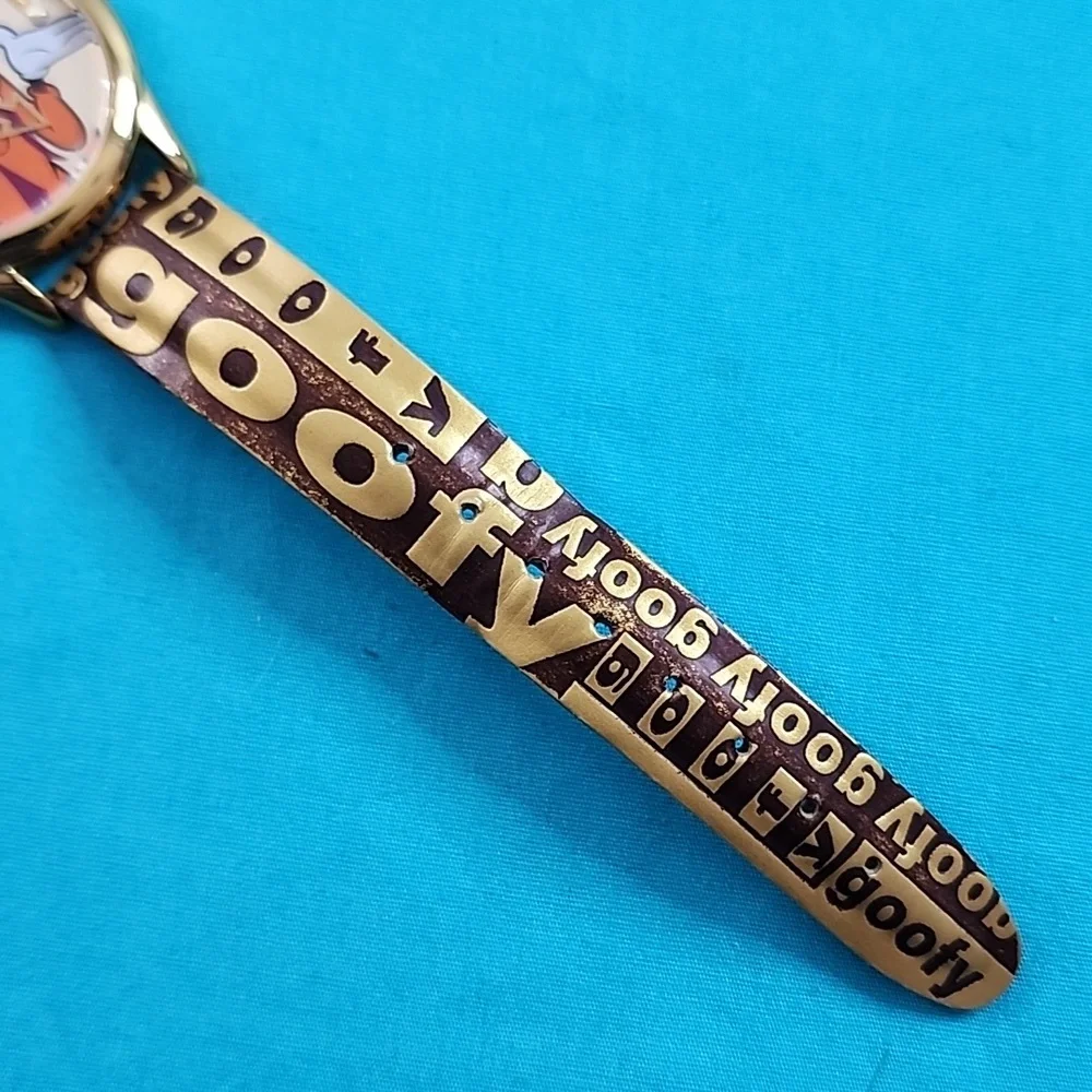 Vintage Rare Disney Gold Print Strap Goofy Watch